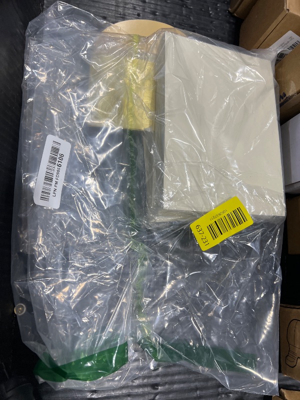 Photo 1 of 100 Pieces A7 Envelopes Colorful 5x7 Envelopes for Greeting Cards, Birthday, Weddings, Baby Shower Invitation Cards (Cream Color, 5.24 x 7.24 Inches)