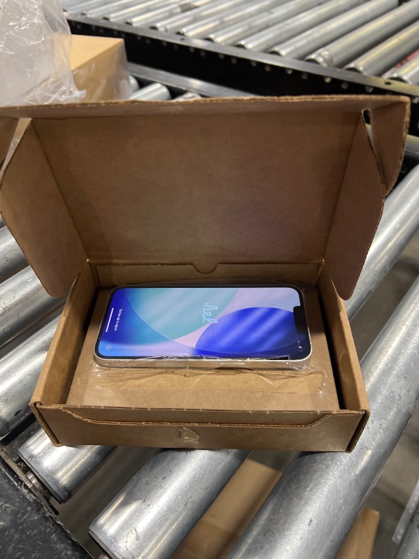 Photo 1 of Apple iPhone 13, 256GB, Starlight - Unlocked (Renewed)