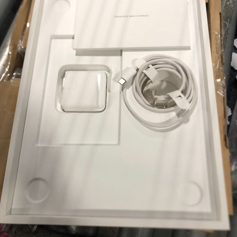 Photo 1 of ***It turns on and off, but it's missing an accessory.***Apple 2025 MacBook Air 13-inch Laptop with M4 chip: Built for Apple Intelligence, 13.6-inch Liquid Retina Display, 16GB Unified Memory, 256GB SSD Storage, 12MP Center Stage Camera, Touch ID; Starlig