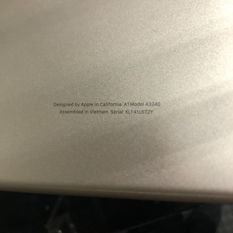 Photo 1 of ***It turns on and off, but it's missing an accessory.***Apple 2025 MacBook Air 13-inch Laptop with M4 chip: Built for Apple Intelligence, 13.6-inch Liquid Retina Display, 16GB Unified Memory, 256GB SSD Storage, 12MP Center Stage Camera, Touch ID; Starlig