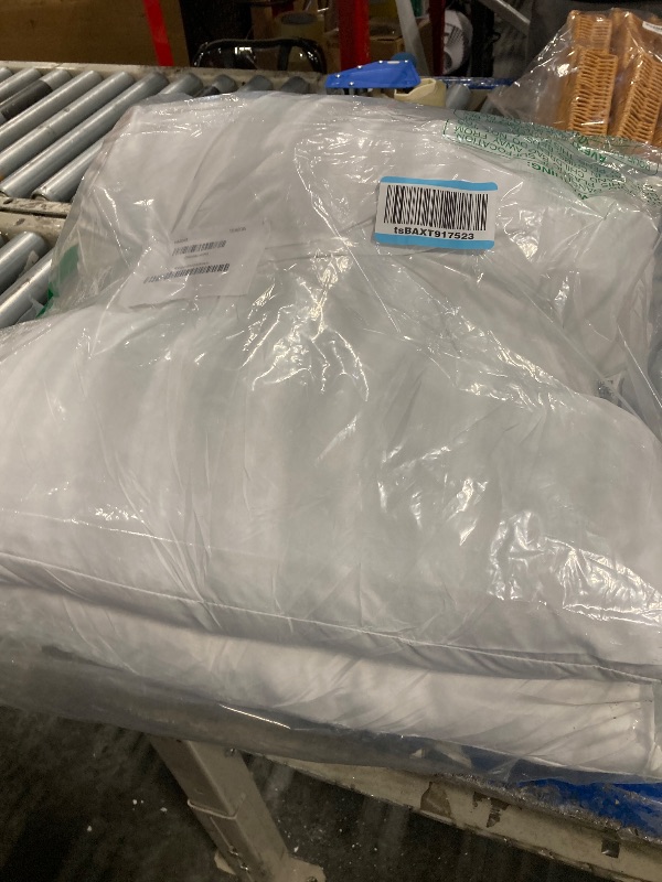 Photo 1 of ***SIMILAR***Piwaal Luxury Hotel Pillows for Sleeping 2 Pack,Bed Pillows Standard Size Set of 2,Down Alternative Filling,Pillows for Back,Stomach and Side Sleepers