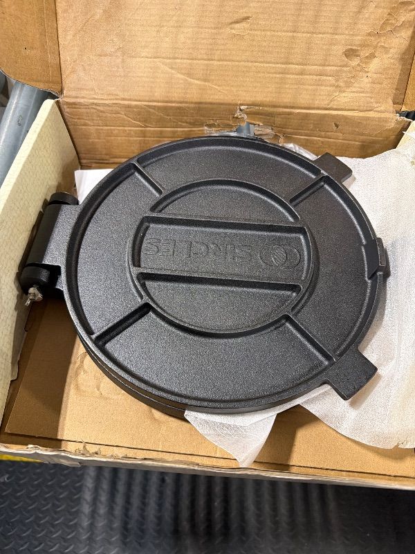 Photo 1 of * Missing Handle*SIRCLES Tortilla Press 12 Inch Cast Iron - Extra Large, Heavy Duty 12 Inch Tortilla Press - Ebook Tortilla recipes - 5 Non-Slip Rubber Feet - Pre-Seasoned - Prensa Para Tortillas De 12 Pulgadas Grande
