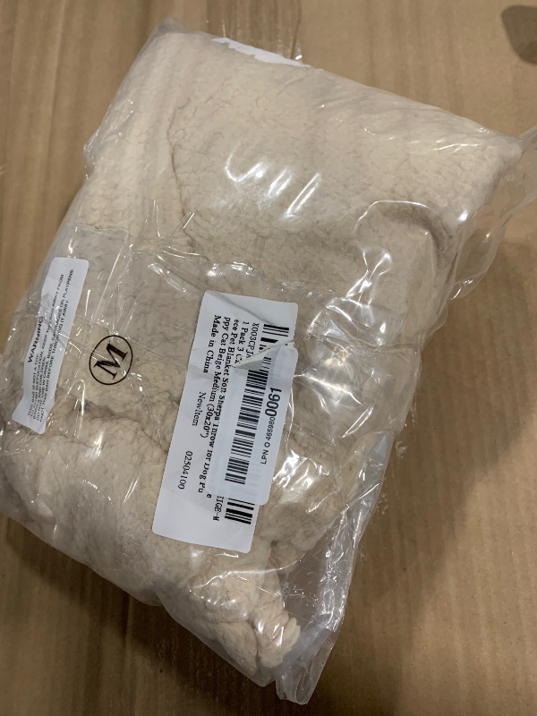 Photo 1 of 1 Pack 3 Calming Blankets Fluffy Premium Fleece Pet Blanket Soft Sherpa Throw for Dog Puppy Cat Beige Medium (30" x20'')