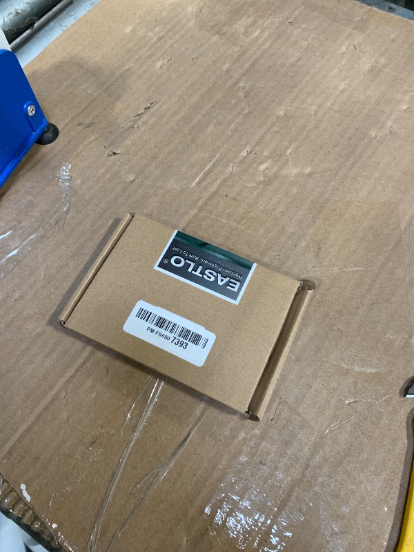 Photo 1 of 1/4-20 x 3/4" Pan Head Machine Screw, Phillips Drive, 304 Stainless Steel 18-8, Bright Finish, Fully Machine Thread, 50 Pcs