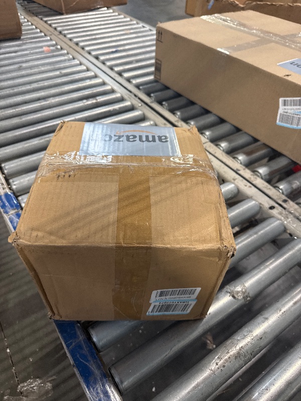 Photo 1 of 10 Pcs 8-10 Inch Unfinished Wood Slices for Centerpieces,Natural Wood Rounds for Crafts Rustic Wedding and Table Decorations,Wooden Discs with Tree Bark,Ideal for Crafts,Painting,and Holiday Decora