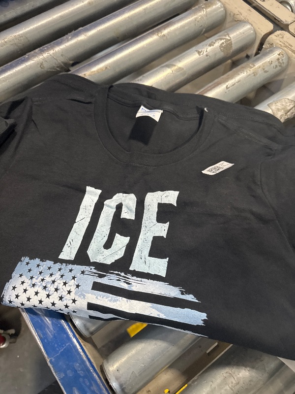 Photo 1 of (M) T- SHIRT 