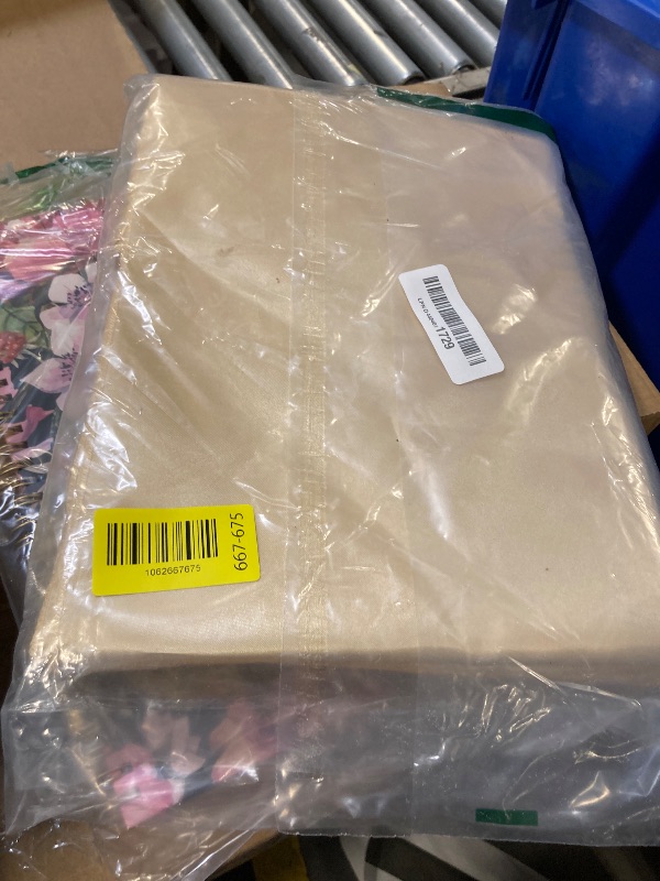 View 2 of *MISSING PARTS UNKNOWN*
Horbaunal 30 Pack Gold Satin Napkins 17 x 17 Inch, Square Soft Table Dinner Napkins, Silky Cloth Napkins Table Decoration for Weddings Banquets Parties