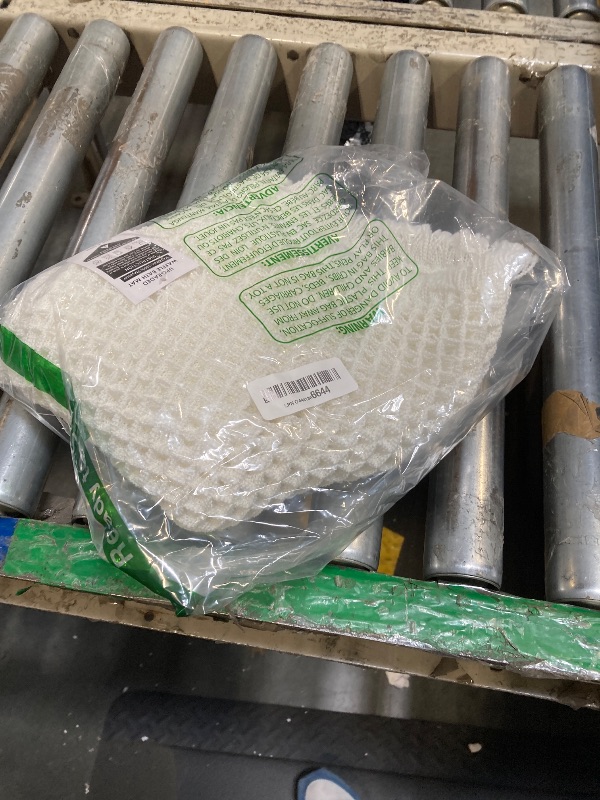 Photo 1 of *MINOR DAMAGE - USED*
AMOAMI Upgraded Waffle Bath Mat, Super Absorbent Non Slip Bath Mats for Bathroom Floor, Machine Washable Bathroom Rugs with Tassels, Rubber Backed Bathroom Mats, Ultra Soft, 17" x 24", White