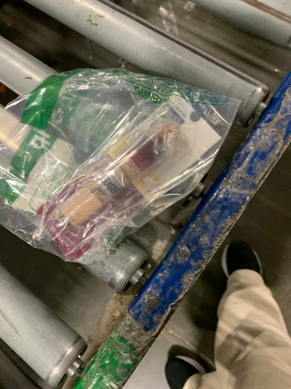 Photo 1 of *MINOR DAMAGE - USED*
Maybelline Instant Age Rewind Eraser Dark Circles Treatment Multi-Use Concealer, 100, 1 Count (Packaging May Vary)