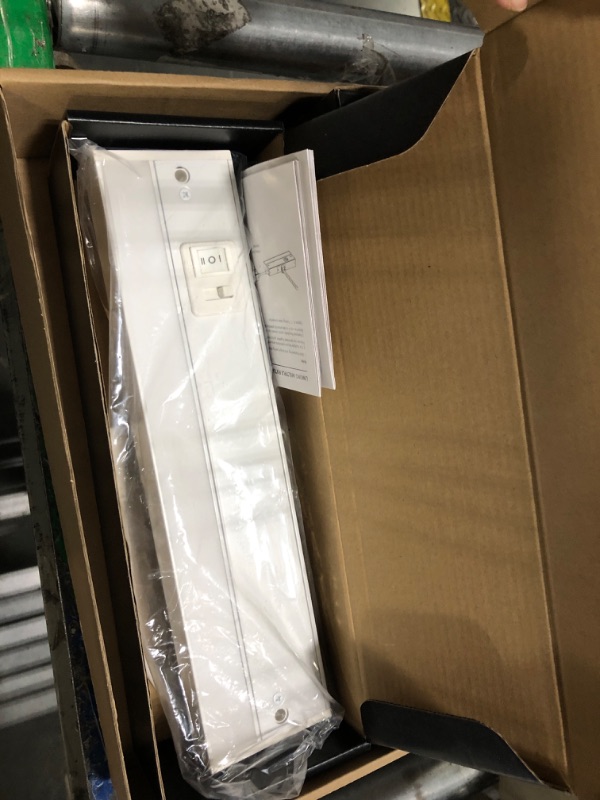 Photo 1 of ****PACK OF 3*****
TORCHSTAR Swivel LED Under Cabinet Lighting 3CCT, 12 Inch 8W 600LM, Hardwired & Plug-in, 3 Color Selectable CRI90 120V, Rotatable Lens, ETL Dimmable Under Counter Lights, Aluminum Housing, Pack of 4