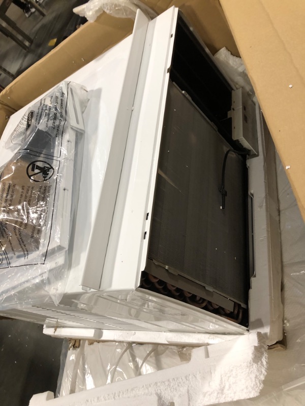 Photo 1 of ******FACTORY SEALED*****LG 18,000 BTU Window Air Conditioner with Heat, 230/208V, Cools 1,000 Sq.Ft. for Bedroom, Living Room, Basement, Apartment, with Remote, 2 Speeds, 24-Hour Timer, White