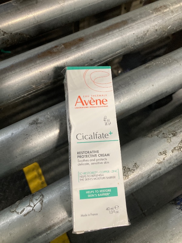Photo 1 of ***used***Avène Cicalfate+ Restorative Protective Cream, Face Moisturizer, face cream for sensitive skin, helps restore skin barrier, restorative cream, safe for infants, children and adults, 1.3 Fl Oz