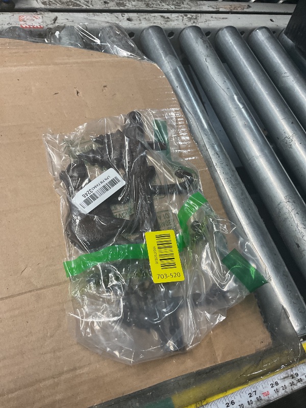 Photo 1 of ***ONE OF THE HOOKS IS BROKEN**
Cast Iron Bear Wall Key Rack Holder 4 Hooks Coat Hook Home Decor