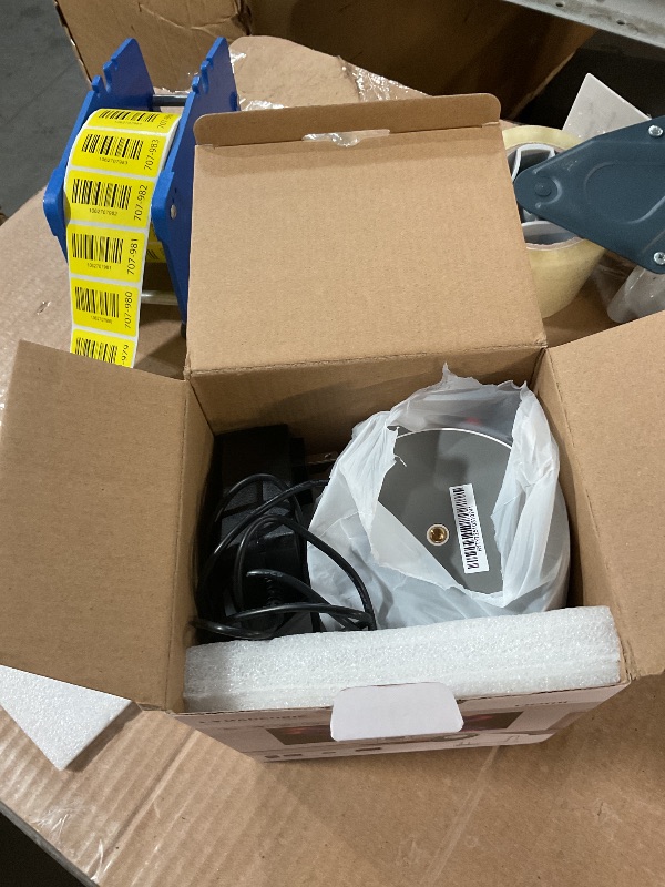 Photo 1 of ?Electric Focus?Magcubic Mini Projector 4K Support, Portable Projector with WiFi 6 and Bluetooth 5.4, Smart Proyector, 5W Soundbase Speaker, 180°Rotation for Home Theater