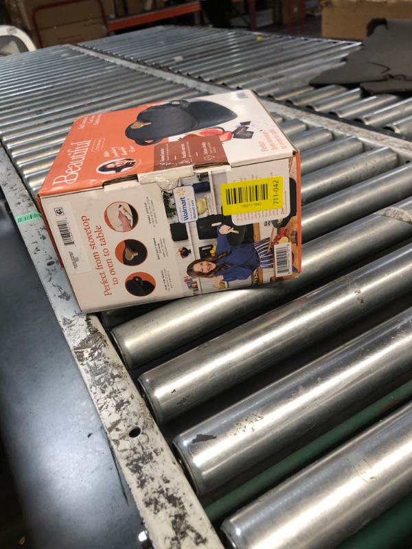 Photo 1 of ***FACTORY SEALED*** 2QT Heart-Shaped Cast Iron Dutch Oven with Enamel Coating, Oven Safe, Heat Retentive, Kitchen Cookware (Black Sesame)