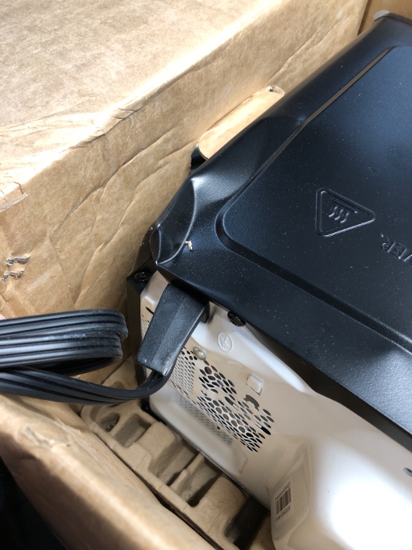 Photo 1 of ***DAMAGED - SEE NOTES/PICTURES***Hamilton Beach 0.9 Cu ft Countertop Microwave Oven, 900 Watts, Stainless Steel, New