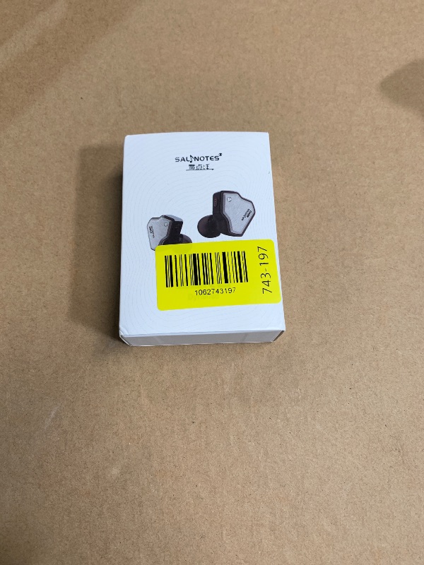 Photo 1 of *********none functional on one side***** Linsoul 7Hz Salnotes Zero HiFi 10mm Dynamic Driver in-Ear Earphone IEM with Metal Composite Diaphragm Stainless Steel Faceplate Detachable 2Pin OFC Cable (Black, with Mic, Type C)