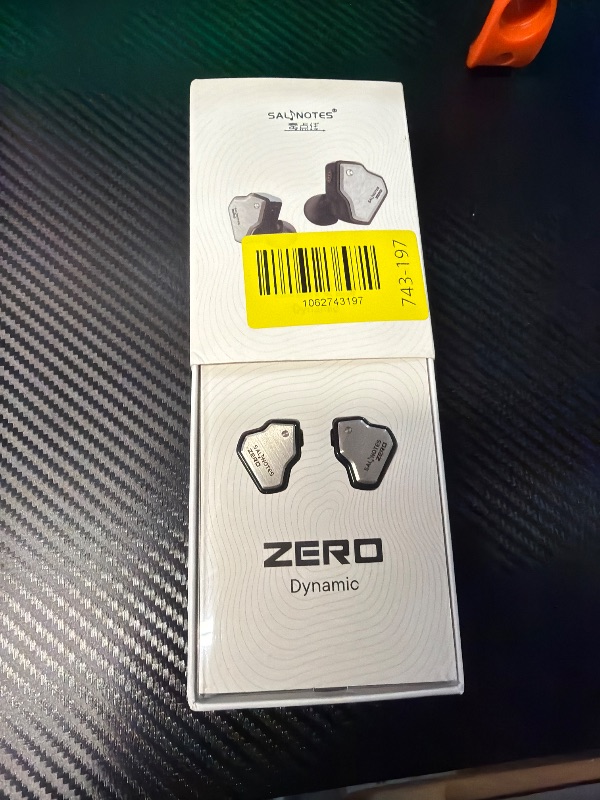 Photo 1 of *********none functional on one side***** Linsoul 7Hz Salnotes Zero HiFi 10mm Dynamic Driver in-Ear Earphone IEM with Metal Composite Diaphragm Stainless Steel Faceplate Detachable 2Pin OFC Cable (Black, with Mic, Type C)