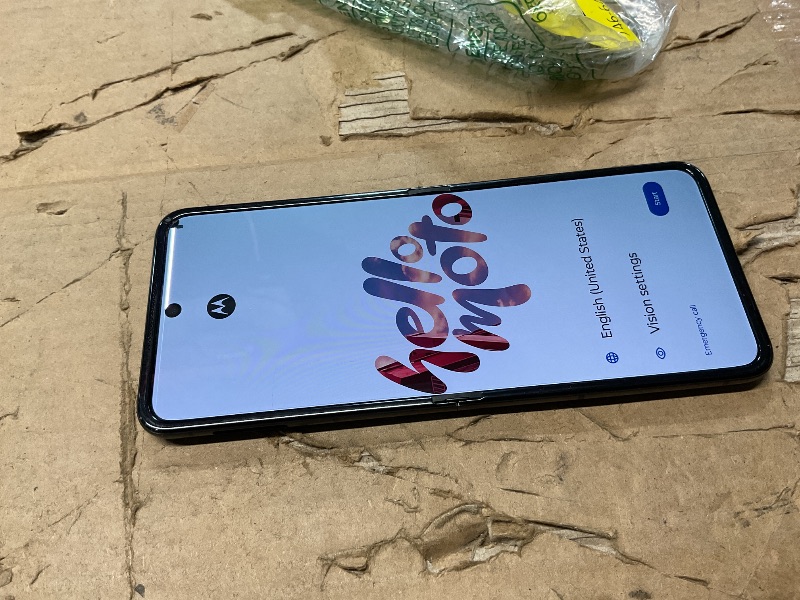 Photo 1 of ***DAMAGED - SEE NOTES/PICTURES*** screen damaged- top corner* Motorola razr+ | 2024 | Unlocked | Made for US 12/256 | 50MP Camera | Spring Green
