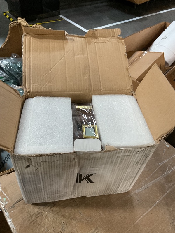 Photo 1 of * one piece has fallen off *
CASE ELEGANCE Belmont Glass Top Humidor Easy Humidification System, Thick Cedar, Accurate Digital Hygrometer, Leather Wrapped, Brown, Holds 30-60 Cigars