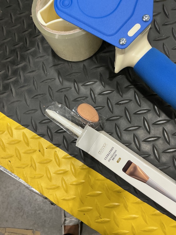 Photo 1 of **USED - MINOR DAMAGE**
docolor Flat Foundation Brush for Liquid Makeup - 2Pcs Mini Powder Puff Set Premium Korean Makeup Brush for Blending, Cream Portable Finger Puffs Perfect for Under Eye Setting, Concealer