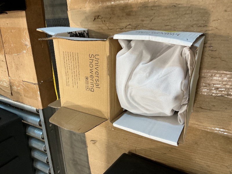 Photo 1 of *UNTESTED*
Delta Faucet 3-Spray Touch-Clean Shower Head, Champagne Bronze 52680-CZ