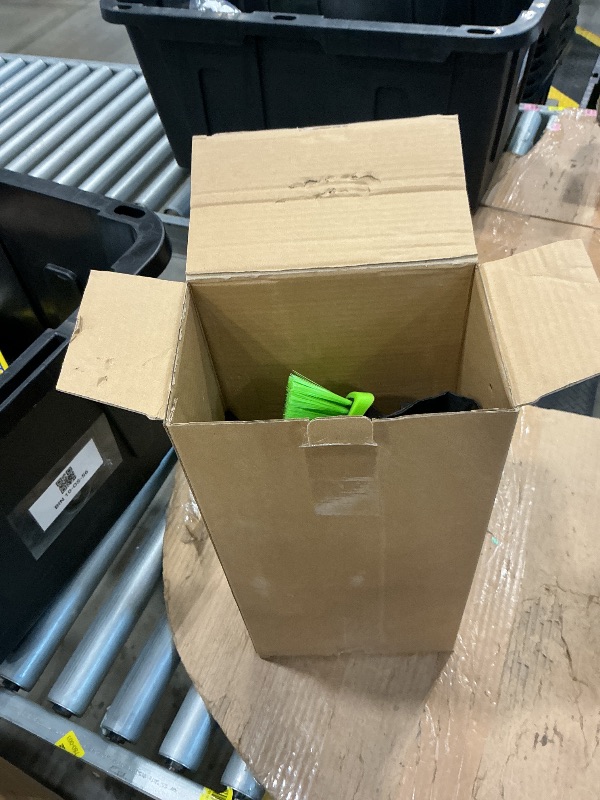 Photo 1 of ****missing extendable aluminum tube****
43.3'' Snow Shovel & Snow Brush with Ice Scrapers for Car Windshield,5-in-1 Extendable Thicken Aluminum Tube,180° Pivoting Brush Head & Foam Grip for Christmas, Cars, Trucks, SUVs, Vehicle?Green