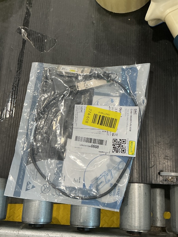 Photo 1 of 10Gtek 10G SFP+ DAC Cable - 10GBASE-CU Passive Direct Attach Copper Twinax SFP Cable for Cisco SFP-H10GB-CU0.3M, Meraki MA-CBL-TA-0.3M, Fortinet, Ubiquiti UniFi, D-Link, 0.3-Meter(1ft)
