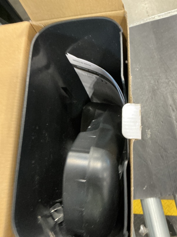 Photo 1 of **DIRTY**
Paper Shredder for Home and Office, 6-Sheet Strip Cut, CD/Credit Card Shredder, 2.6 Gallon Wastebasket, Black