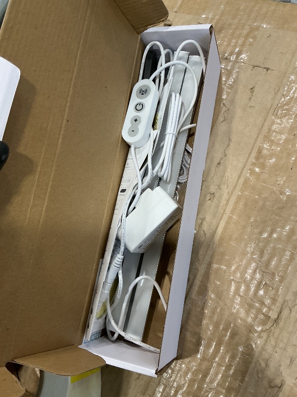 Photo 1 of *UNTESTED*
Remote Control Under Cabinet Led Light Plug in, Dimmable Daylight White 4500K, 6 Pack 12 inch Linkable Under Counter Lights for Kitchen Upgrade ETL Listed Plug 24V, UNO-LK 4500K