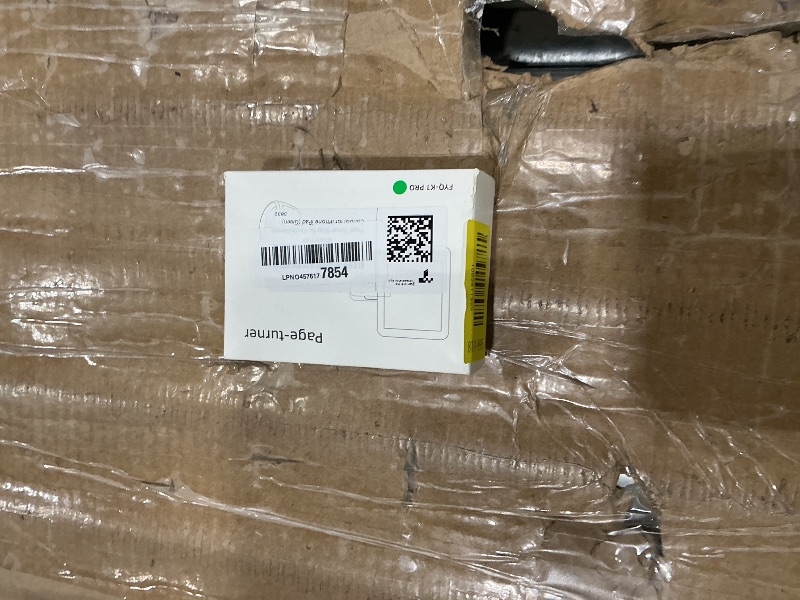 Photo 1 of [Case-Friendly] Remote Control Page Turner Ring for Kindle Paperwhite Oasis Scribe Kobo eReaders, Camera Camcorder Remote Controls, Page Turner Clicker for iPhone ipad Tablets with Storage Bag Green