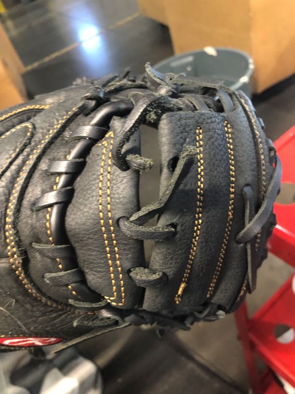 Photo 1 of ***DAMAGE - SEE NOTES/PHOTOS***
Rawlings 12" Premium Series Glove