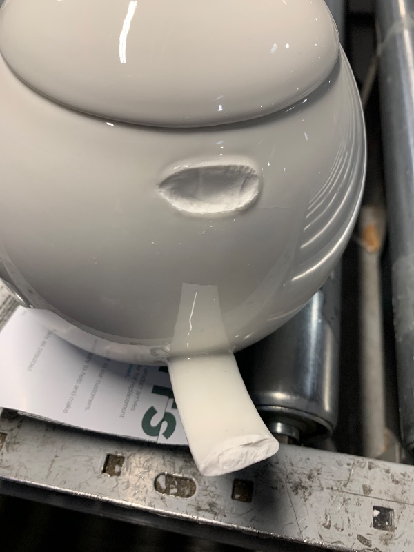 Photo 1 of ***BROKEN HANDLE***
Sweese Porcelain Teapot, 40 Ounce Tea Pot - Large Enough for 5 Cups, White