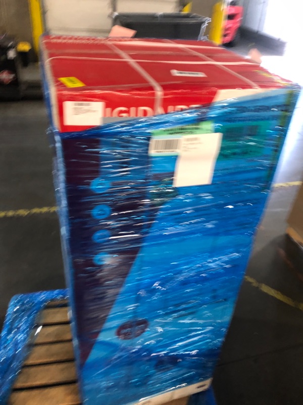 Photo 1 of ***FACTORY SEALED***
Frigidaire EFR753 Retro Apartment Size Refrigerator with Top Freezer - 2 Door Fridge with 7.5 Cu Ft of Storage Capacity, Adjustable Spill-Proof Shelves, Door & Crisper Bins, Mint