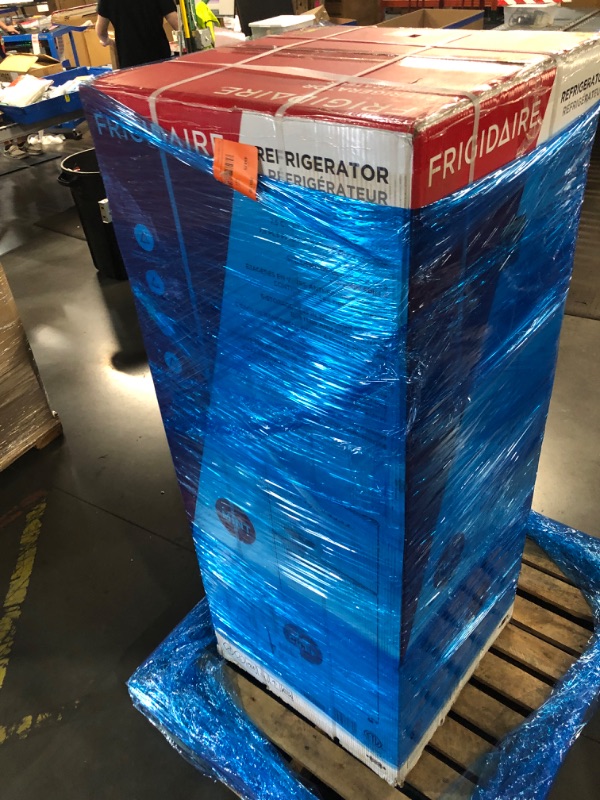 Photo 1 of ***FACTORY SEALED***
Frigidaire EFR753 Retro Apartment Size Refrigerator with Top Freezer - 2 Door Fridge with 7.5 Cu Ft of Storage Capacity, Adjustable Spill-Proof Shelves, Door & Crisper Bins, Mint