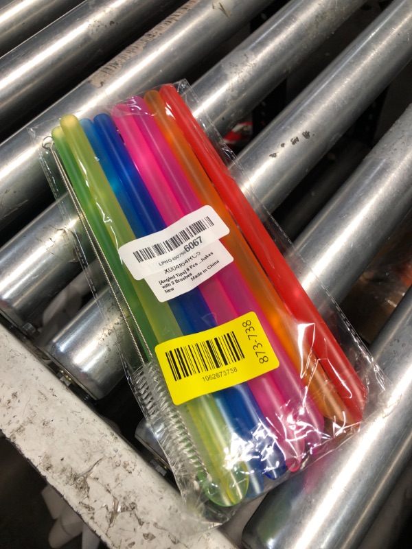 Photo 1 of [Angled Tips] 8 Pcs Reusable Boba Straws & Smoothie Straws - Multi Colors Jumbo Wide Reusable Straw, BPA FREE Food-Grade Plastic Straw for Bubble Tea(Tapioca, Boba Pearls), Milkshakes with 2 Brushes