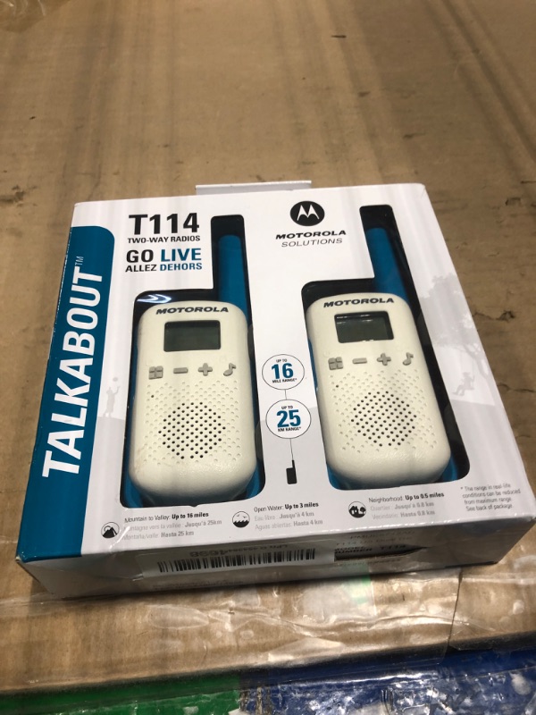 Photo 1 of **batteries not included**
Motorola Solutions, Portable FRS, T114, Talkabout, Two-Way Radios, Battery Operated, 22 Channel, 16 Mile, White/Blue, 2 Pack