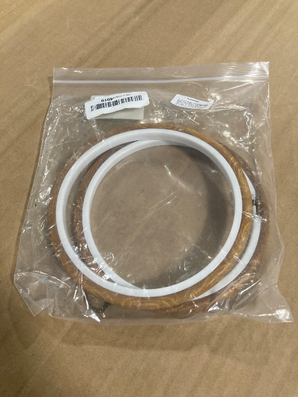 Photo 1 of ***MISSING ONE PIECE***
Bonsicoky 3 Pcs 17cm/6.7" Round Embroidery Hoops, Imitated Wood Display Frame Circle Embroidery for Art Craft Sewing Hanging