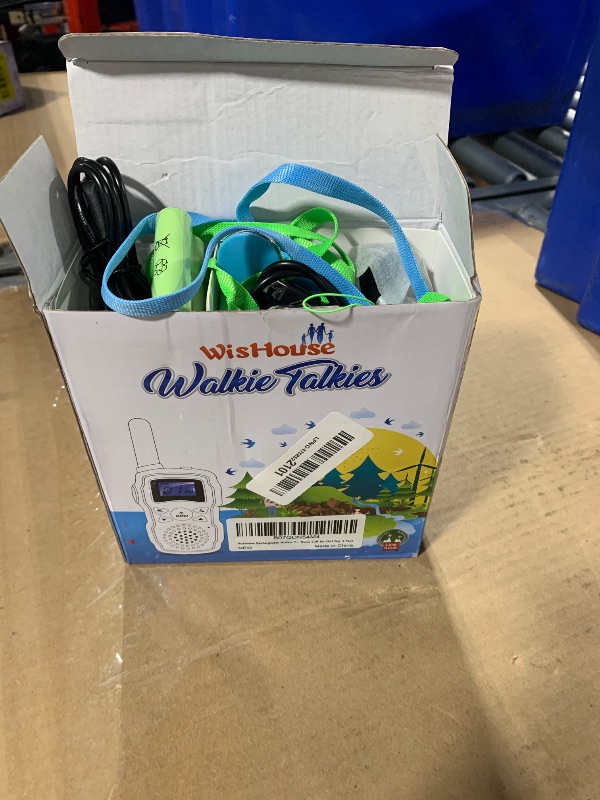 Photo 1 of *USED*
Wishouse Walkie Talkies for Kids Rechargeable Long Range, Xmas Birthday Gift for Boys Girls 4 5 6 7 8 9 10 Year Old, Hiking Gear Camping Games, Toys with Flashlight, VOX, Easy to Use 3 Pack
