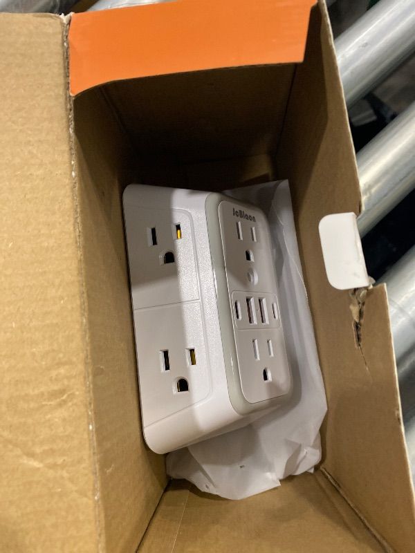 Photo 1 of ***ONLY ONE*** 3 Pack Surge Protector Outlet Extender, 6 Outlet Splitter with 4 USB Ports (2 USB C), Multi Plug Wall Outlet 1050J Power Strip, USB Wall Charger for Home Office Kitchen Travel ** ONLY ONE ITEM **