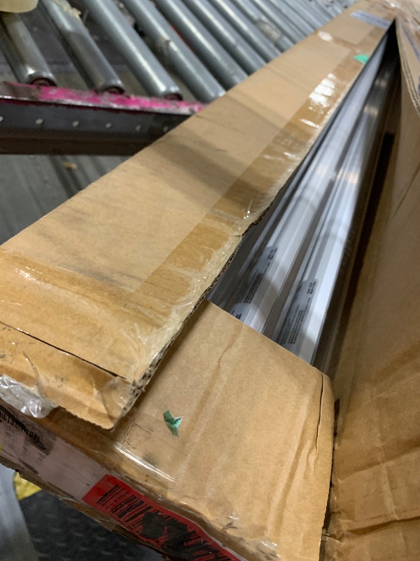 Photo 1 of *USED*
8ft LED Bulbs, 8 Foot LED Shop Light Bulb 72W 6000K 10000lm, Super Bright,T8 T10 T12 V Shape FA8 Lights, Clear Cover, F96T12 Bulbs to Replace Fluorescent Light Bulbs(Pack of 12)