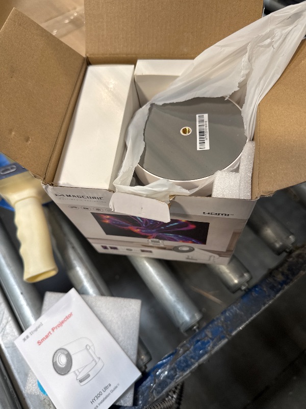 Photo 1 of ?Electric Focus?Magcubic Mini Projector 4K Support, Portable Projector with WiFi 6 and Bluetooth 5.4, Smart Proyector, 5W Soundbase Speaker, 180°Rotation for Home Theater