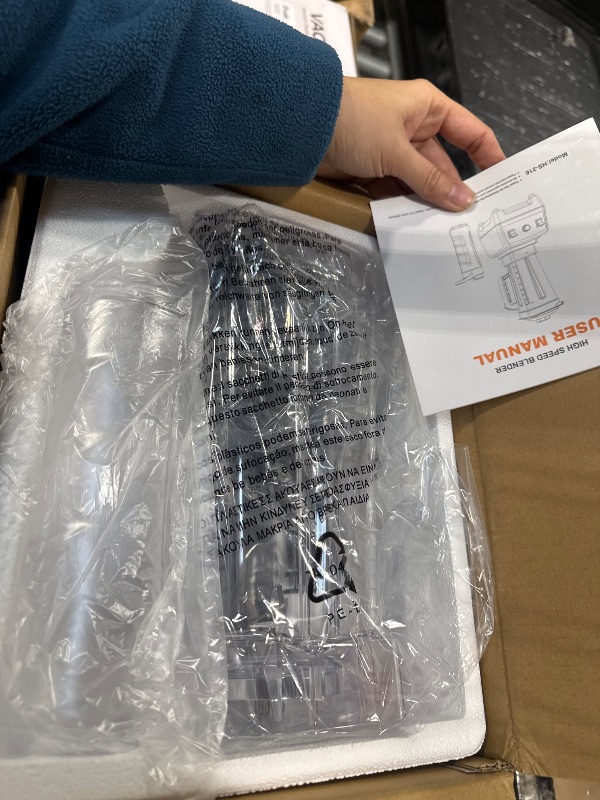 Photo 1 of ***LOOKS NEW*** Blenders for Kitchen with 68Oz. Pitcher and 20Oz. To-go Cup, BPA-Free Countertop Blenders for Smoothies, Smoothie Blender for Ice Crush, Frozen Drinks