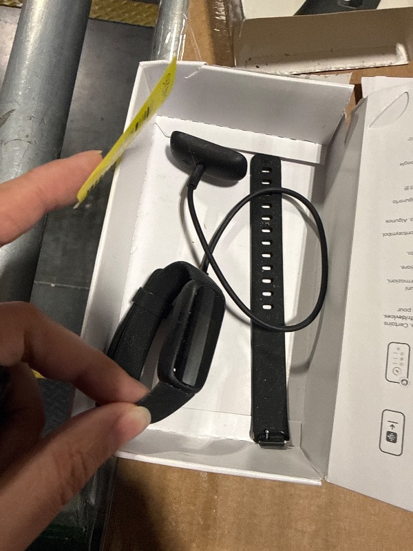 Photo 1 of *** USED*** Fitbit Inspire 3 Health &-Fitness-Tracker with Stress Management, Workout Intensity, Sleep Tracking, 24/7 Heart Rate and more, Midnight Zen/Black One Size (S & L Bands Included)