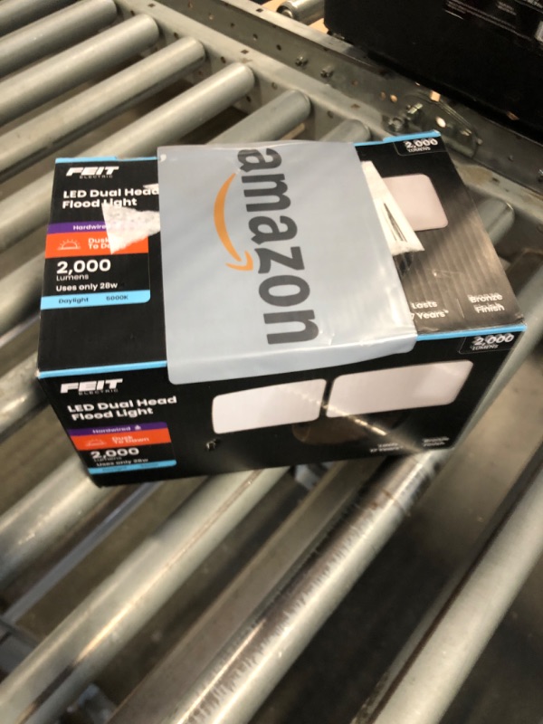 Photo 1 of *USED*
Feit Electric Outdoor LED Security Light, Dusk to Dawn, 28 Watts, Weather Resistant Flood Light, Dual Head, 2000 Lumens, 5000K Daylight, 50,000 Hour Lifespan, Bronze Finish, S9DFL/850/DD/BZ/V1