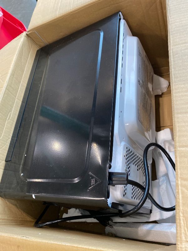 Photo 1 of *UNTESTED*
FRIGIDAIRE EMW733BLACKAMZ 0.7 Cu. Ft. Microwave, Black