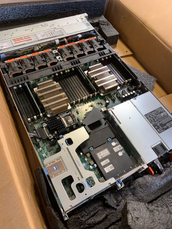 Photo 1 of Dell PowerEdge R640 Server 2.40Ghz 40-Core 128GB RAM 2X 1.92TB SSD 6X 1.8TB (Renewed)