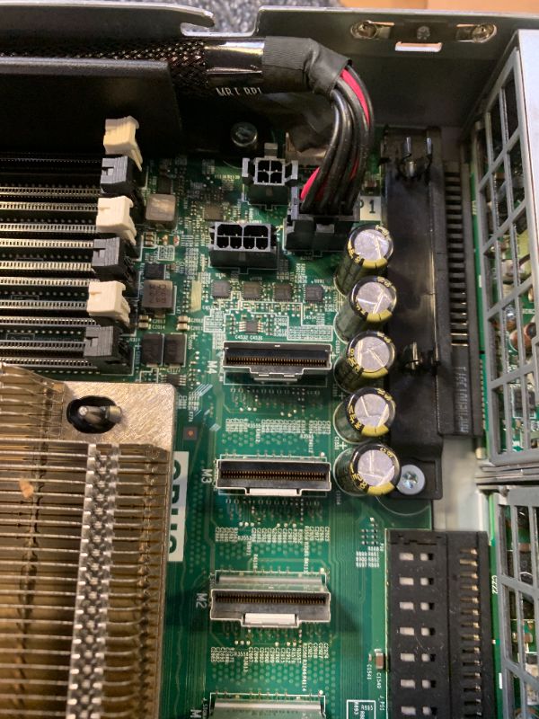 Photo 1 of Dell PowerEdge R640 Server 2.40Ghz 40-Core 128GB RAM 2X 1.92TB SSD 6X 1.8TB (Renewed)