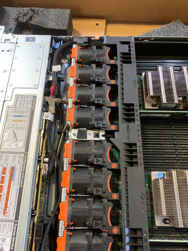 Photo 1 of Dell PowerEdge R640 Server 2.40Ghz 40-Core 128GB RAM 2X 1.92TB SSD 6X 1.8TB (Renewed)