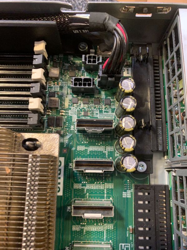 Photo 1 of Dell PowerEdge R640 Server 2.40Ghz 40-Core 128GB RAM 2X 1.92TB SSD 6X 1.8TB (Renewed)